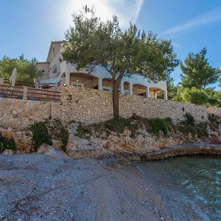 By The Sea Cove Zastupac, Hvar - 8761 Apartment *