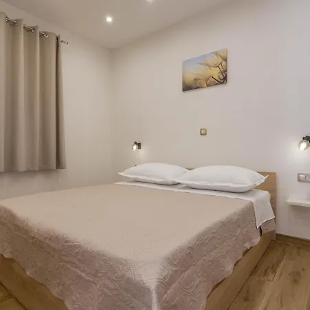 By The Sea Cove Zastupac, Hvar - 8761 *