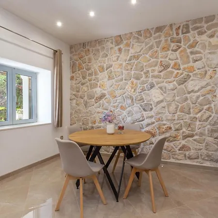 By The Sea Cove Zastupac, Hvar - 8761 Apartment *