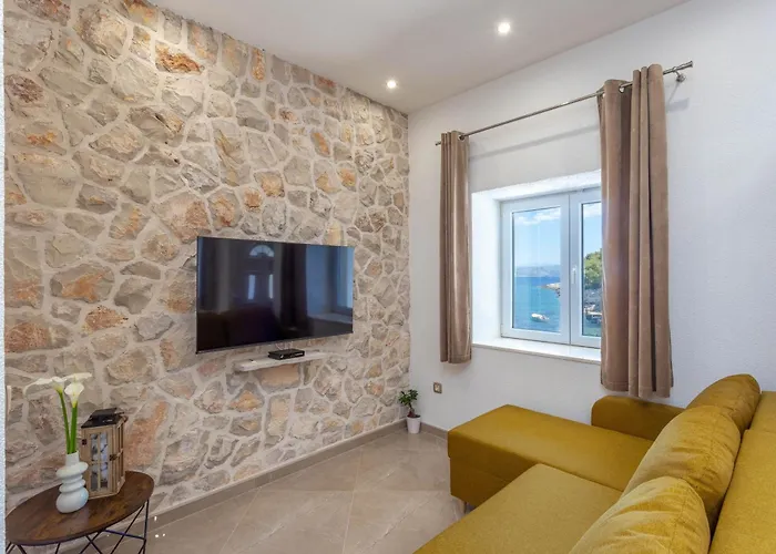 Apartment By The Sea Cove Zastupac, Hvar - 8761 *